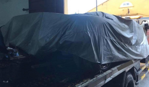 Xuất hiện hình ảnh về một siêu xe bí ẩn khiến giới mê xe cho rằng đó chính là huyền thoại Koenigsegg CCX âm thầm về Việt Nam