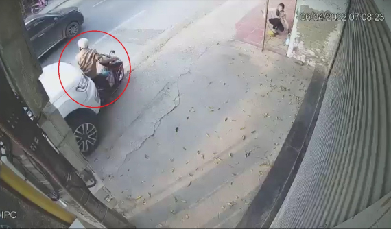 Video: Ô tô 7 chỗ Ford Everest tông tử vong người đàn ông đi xe máy đang dừng bên lề đường