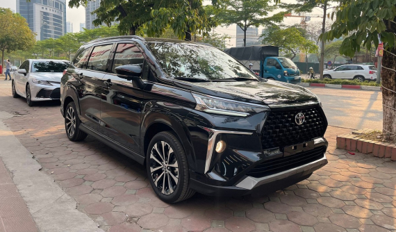 Toyota Veloz Cross 2022 "siêu lướt" được rao bán với giá cao hơn cả xe mới