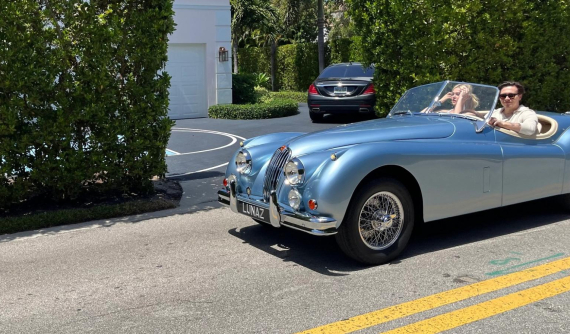 Ông sui bỏ 103 tỷ đồng tổ chức đám cưới, David Beckham trả lễ bằng chiếc Jaguar XK140 mui trần trị giá hơn 11 tỷ đồng