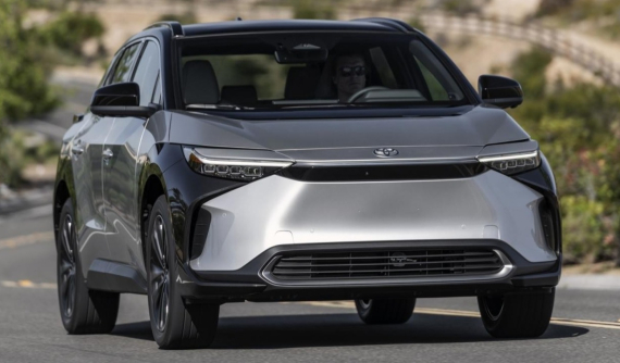 SUV cỡ trung Toyota bZ4X 2023 chính thức được tung ra thị trường, trang bị tốt ngay từ bản tiêu chuẩn