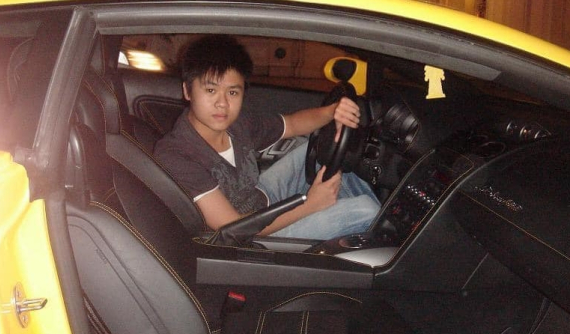Bắt trend thời "trẻ trâu", Phan Thành chia sẻ hình ảnh tuổi 18 với chuẩn thiếu gia khi toàn siêu xe đắt tiền