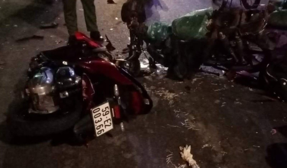 Video: Nữ sinh tông xe máy vào xe lôi tự chế và tử vong, nghi là đang đuổi theo 2 tên cướp giật