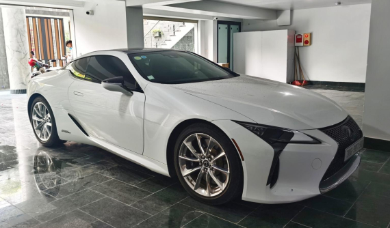 Lexus LC 500h cực hiếm tại Việt Nam được rao bán lại chỉ bằng giá xe Mercedes-Maybach S450, số km còn gây kinh ngạc nhiều người