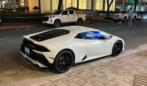 Chi tiết Lamborghini Huracan EVO đầu tiên lăn bánh tại Việt Nam