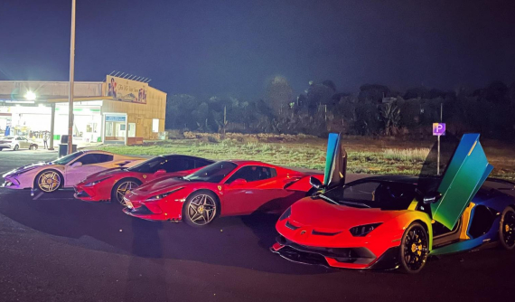 Dàn siêu xe đình đám của Cường "Đô-la" cùng các đại gia Sài thành trải nghiệm trên cao tốc vào đêm tối