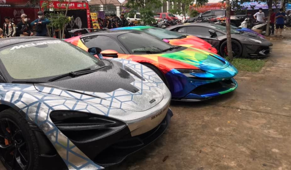 Dàn siêu xe tụ họp tại Cần Thơ, 3 xe với màu sắc cầu vồng, siêu phẩm độ Lamborghini Aventador Limited Edition 50 cũng xuất hiện