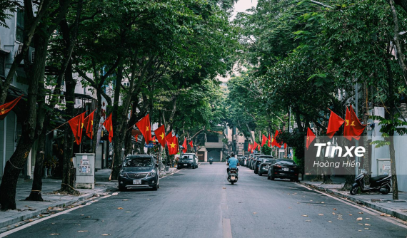 Sáng đầu tiên của kỳ nghỉ lễ 30/4-1/5, Hà Nội bình yên đến lạ kỳ