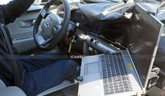 SUV hạng B Hyundai Kona 2024 lộ nội thất với thiết kế giống Ioniq 5