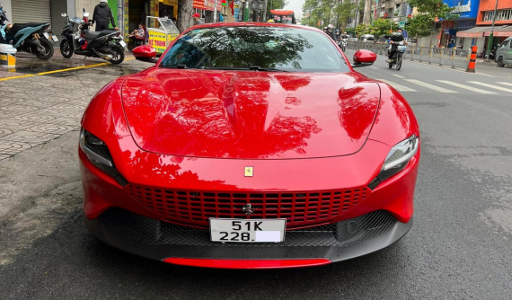 Tròn 1 năm về nước, siêu xe 4 chỗ ngồi Ferrari Roma này đã được ông Đặng Lê Nguyên Vũ tậu về làm bộ sưu tập