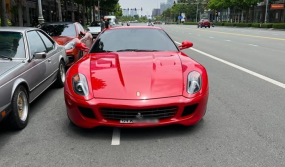 Ferrari 599 GTB Fiorano đầu tiên Việt Nam trở về màu sơn chuẩn "ngựa chiến"