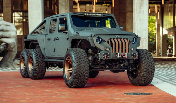 Doanh nhân Duy Lợi chơi lớn khi tiết lộ mang "khủng long" 6 bánh Apocalypse HellFire 6x6 về Việt Nam