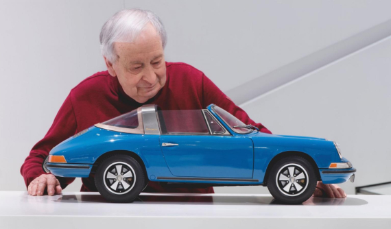 Mô hình Porsche 911 Targa tỉ lệ 1:5 tinh xảo này đã được làm thủ công cách đây 50 năm
