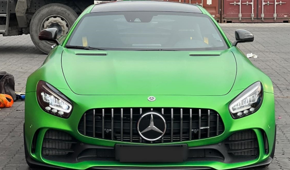 Siêu xe Mercedes-AMG GT R thứ 3 âm thầm cập bến Việt Nam, màu sơn AMG Green Hell Magno là điểm nhấn