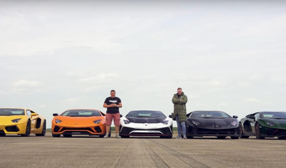 Theo dõi cuộc đua drag kịch tính giữa các bản Lamborghini Aventador