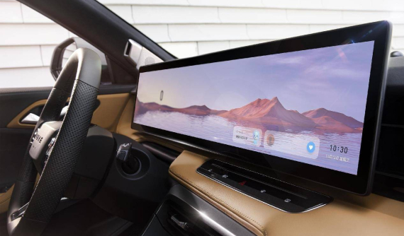 Roewe RX5 2022 - mẫu xe đầu tiên trên thế giới được trang bị màn hình trượt trên táp-lô