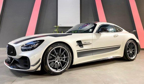 Cận cảnh siêu xe Mercedes-AMG GT R Pro thứ 2 về nước, màu sơn là hàng độc