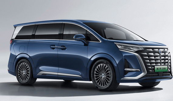 Thương hiệu liên doanh của Mercedes-Benz tung ra MPV cỡ lớn Denza D9, "gây khó dễ" cho Toyota Alphard