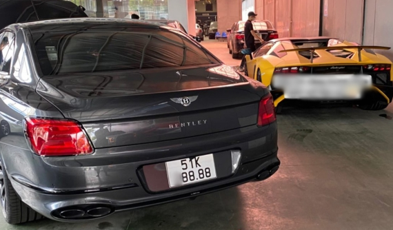 Bentley Flying Spur V8 mang siêu biển "tứ quý" 8 tại Sài thành