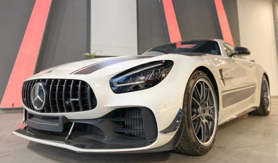 Siêu xe Mercedes-AMG GT R Pro dính tin đồn của 2 đại gia tên Minh bất ngờ về garage xe của doanh nhân này