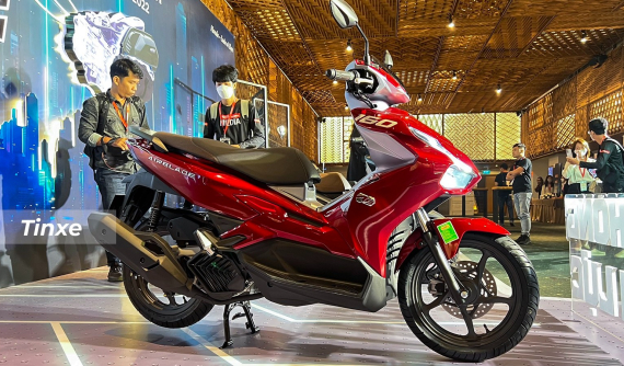 Ngoài tốn xăng hơn bản cũ, Honda Air Blade 160 và 125 mới có những nâng cấp nào?