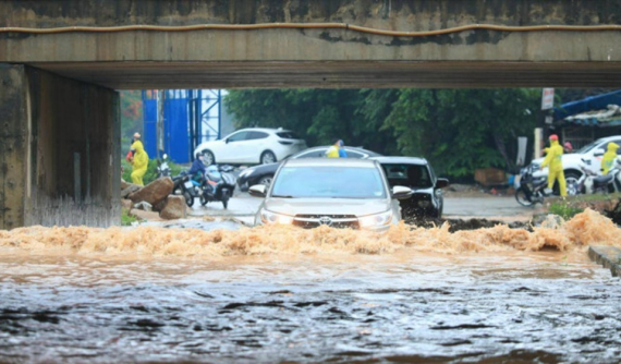 Làm thế nào để ô tô lội nước đúng cách?