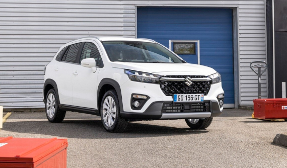 SUV hạng B Suzuki SX4 S-Cross 2022 có thêm phiên bản 2 chỗ mới với cốp rộng hơn