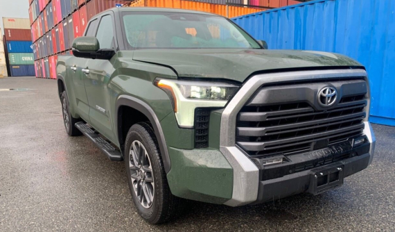 Xe bán tải "khủng long" Toyota Tundra 2022 đầu tiên cập bến Việt Nam, giá lên đến 4,5 tỷ đồng