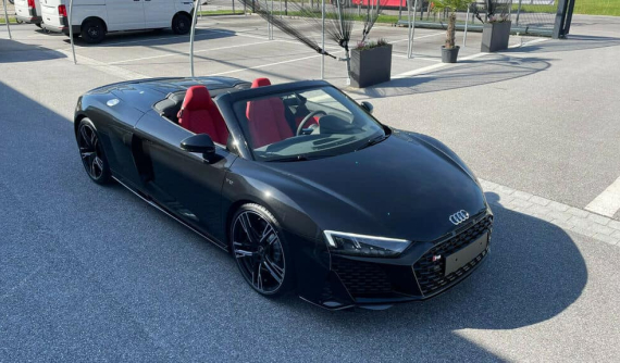 Siêu xe mui trần Audi R8 V10 Spyder bản nâng cấp thứ 2 "nhăm nhe" về nước, màu sơn và mui xe kết hợp hài hòa