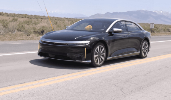 YouTuber điều khiển xe điện Lucid Air lập kỷ lục đi hơn 1.100 km trong một lần sạc