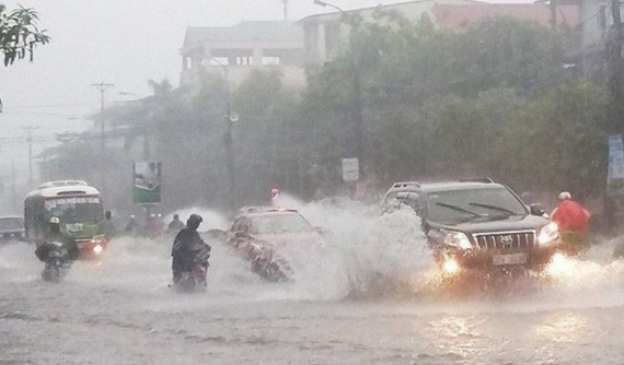 8 điều cần lưu ý khi lái xe mùa mưa bão mà tài xế nào cũng phải biết