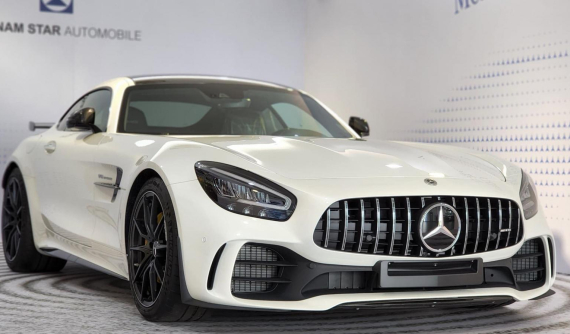 Siêu xe Mercedes-AMG GT R chính hãng thứ 3 về nước, màu sơn là hàng độc
