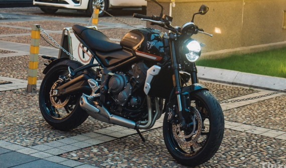 Hàng loạt Naked bike Triumph Trident 660 tại Việt Nam bị triệu hồi vì chân chống kém chất lượng