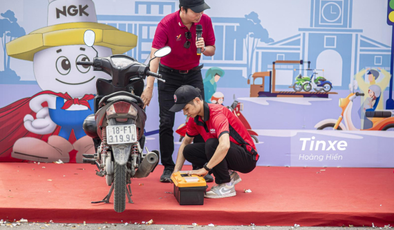 Cách "giải cứu bu-gi", cứu cánh cho biker mùa mưa lũ