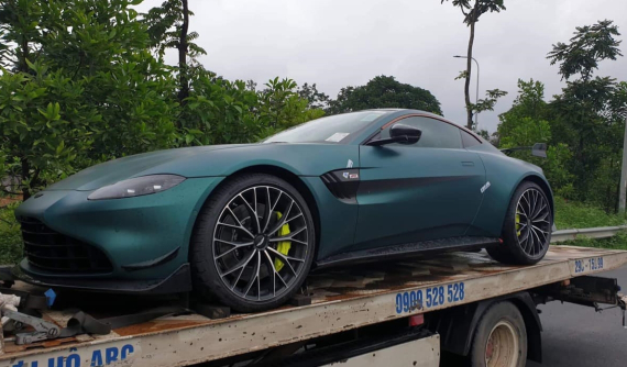 Phiên bản giới hạn Aston Martin Vantage F1 Edition đầu tiên về Việt Nam