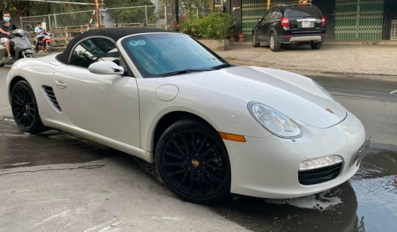 Cận cảnh Porsche Boxster 987 gần 15 tuổi tại Việt Nam được rao bán bằng giá xe Mercedes-Benz C200 2022