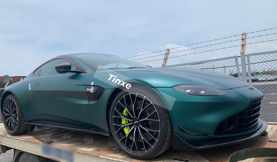 Đây là chủ nhân của Aston Martin Vantage F1 Edition đầu tiên về Việt Nam, 1 nhà sưu tập trứ danh
