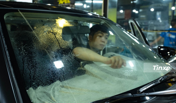 Dán phim cách nhiệt chống nóng cho ô tô có ảnh hưởng đến việc quét mã xe của thẻ ePass và VETC không?