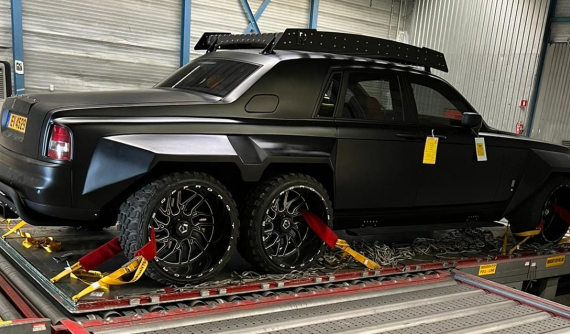 Dân chơi độ Rolls-Royce Phantom thành xe "6 bánh"