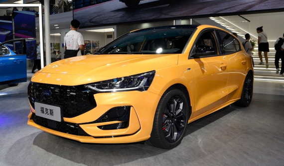 Cận cảnh Ford Focus 2022 - xe gia đình cỡ C sắp trở thành "hàng hiếm"