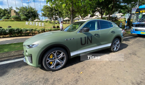 Không khác biệt không phải "Qua" Vũ, Maserati Levante Trofeo đắt đỏ với màu sơn có giá 600 triệu đồng cũng bị dán áo mới