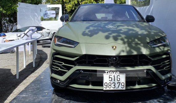 2 chiếc xe Lamborghini hiếm hoi được Đặng Lê Nguyên Vũ mua về trưng bày trong bộ sưu tập xe nghìn tỷ đồng