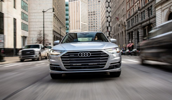 Xe sang cỡ lớn Audi A8L bị triệu hồi để kiểm tra và thay thế lưới lọc dầu