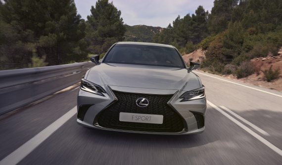 Sedan hạng sang Lexus ES 2023 được nâng cấp nhẹ, không còn chi tiết bị nhiều khách hàng chê bai