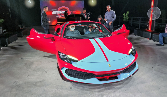 Siêu xe mui trần Ferrari 296 GTS lần đầu ra mắt tại Asean, giá từ 8,2 tỷ đồng