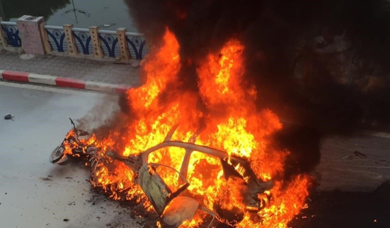 Hé lộ nguyên do khiến ô tô bốc cháy bất ngờ, tài xế nào cũng cần biết để phòng tránh