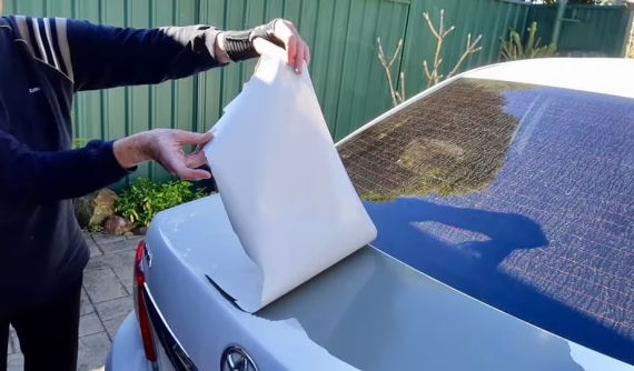 Hàng loạt xe Toyota bị bong tróc sơn, có thể bóc ra như giấy dán tường, khiến người dùng bức xúc