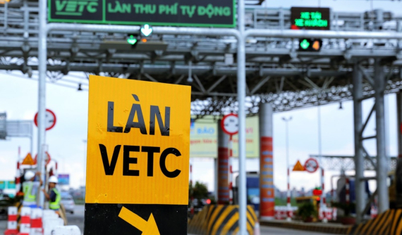 Dán thẻ thu phí tự động không dừng mà tài khoản không đủ tiền, vẫn cố tình đi vào làn ETC sẽ bị phạt đến 3 triệu đồng