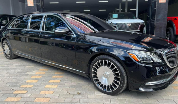 "Đàn em" của Mercedes-Maybach S650 Pullman được chào hàng đại gia Việt với giá từ 7,2 tỷ đồng