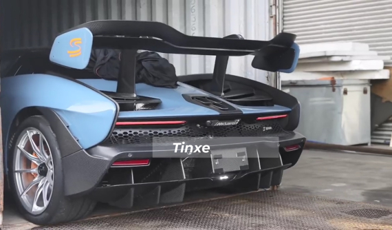 Xem quá trình khui công McLaren Senna đầy chuyên nghiệp
